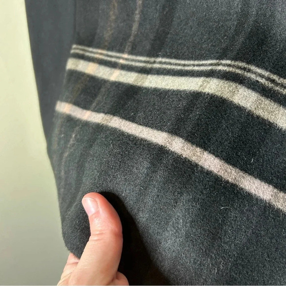 NWT Tahari Faux Leather Skirt Size 8 - Picture 3 of 8